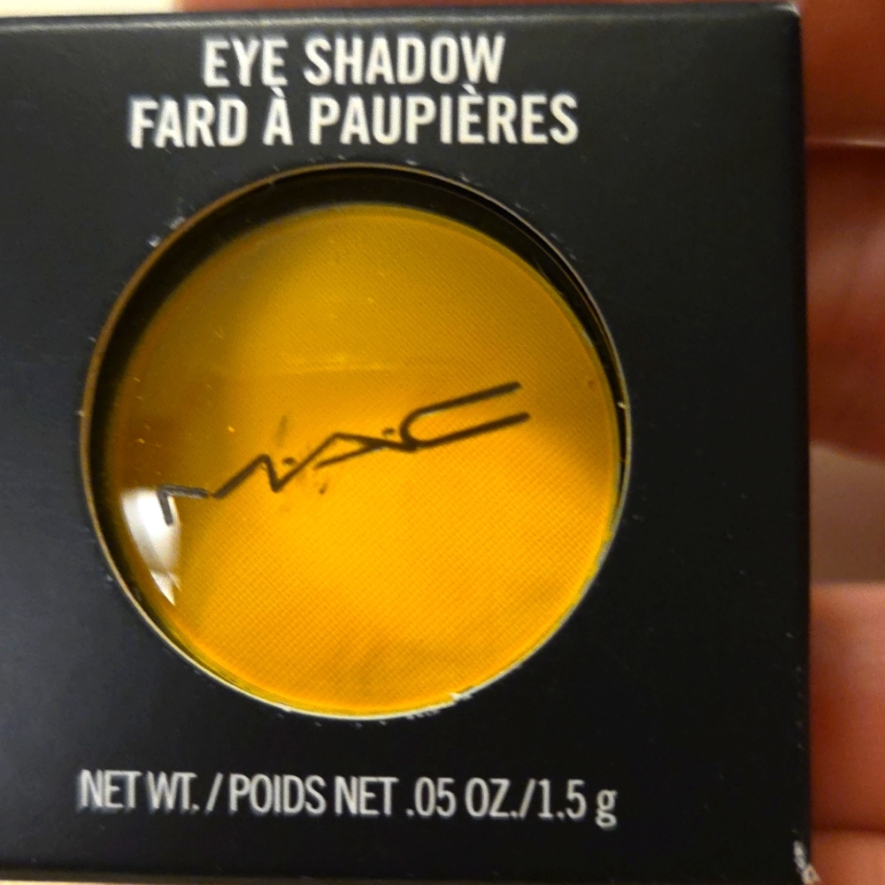 MAC Eye Shadow in Chrome Yellow Matte